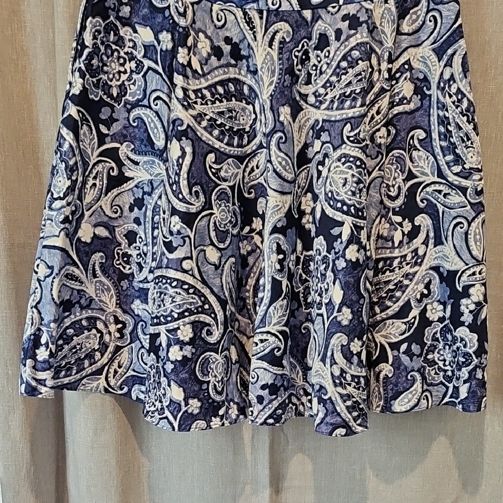 Lauren Ralph Lauren Blue and White Paisley Floral A-Line Pleated Skirt - Picture 6 of 16